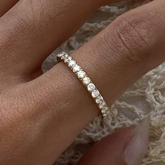 Paris : single elegant band ring